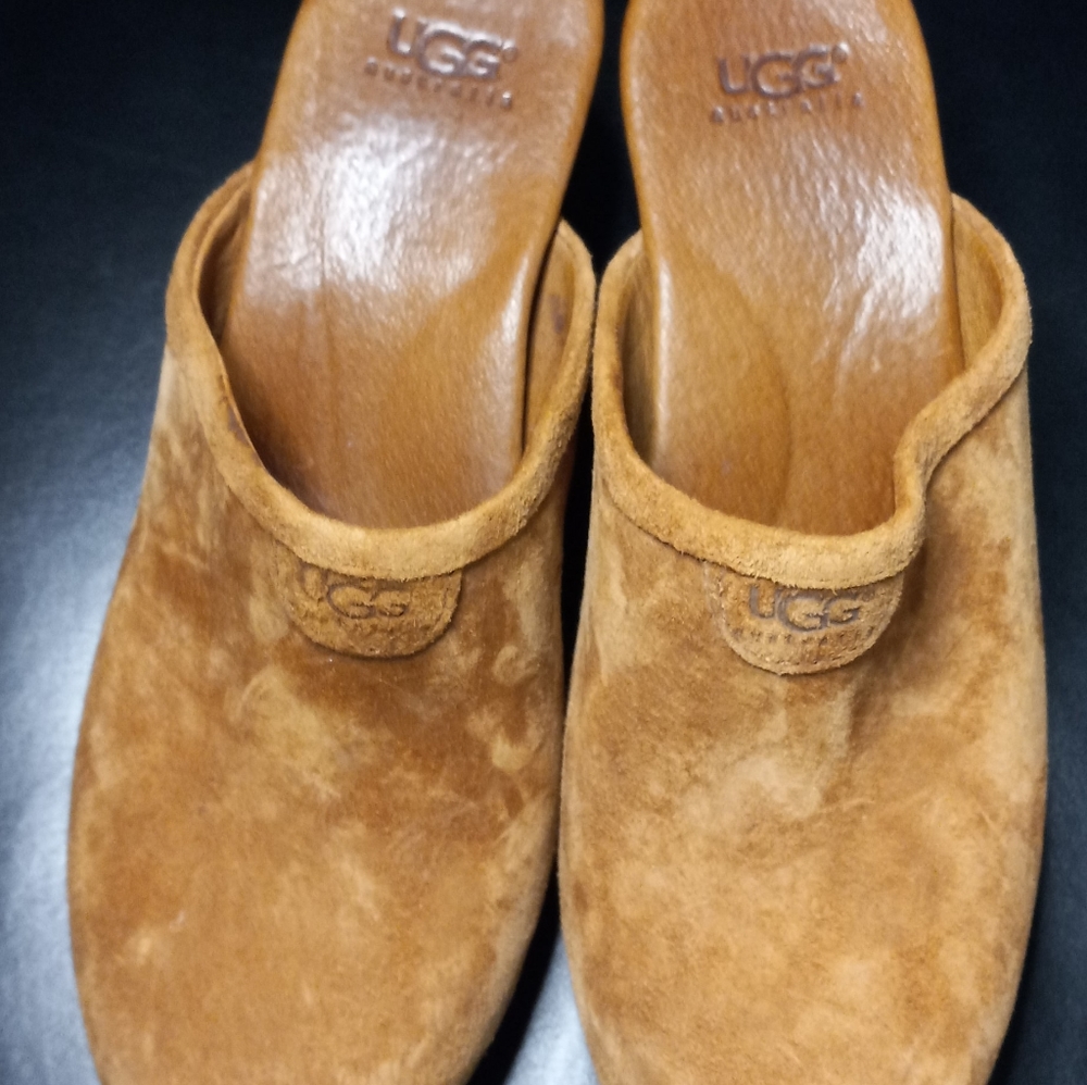 UGG Suave Carmel Clog  Size 7